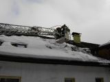 Dach Höck von Schnee befreien 17.02.2006_2